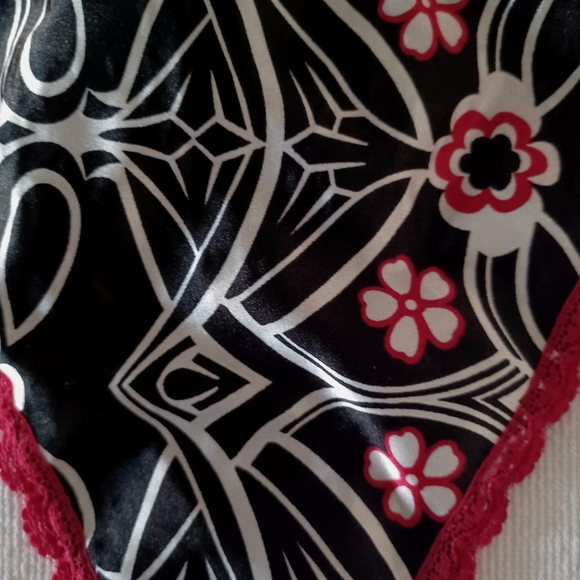 Frederick's of Hollywood Black Floral V String Panty - Picture 3 of 6